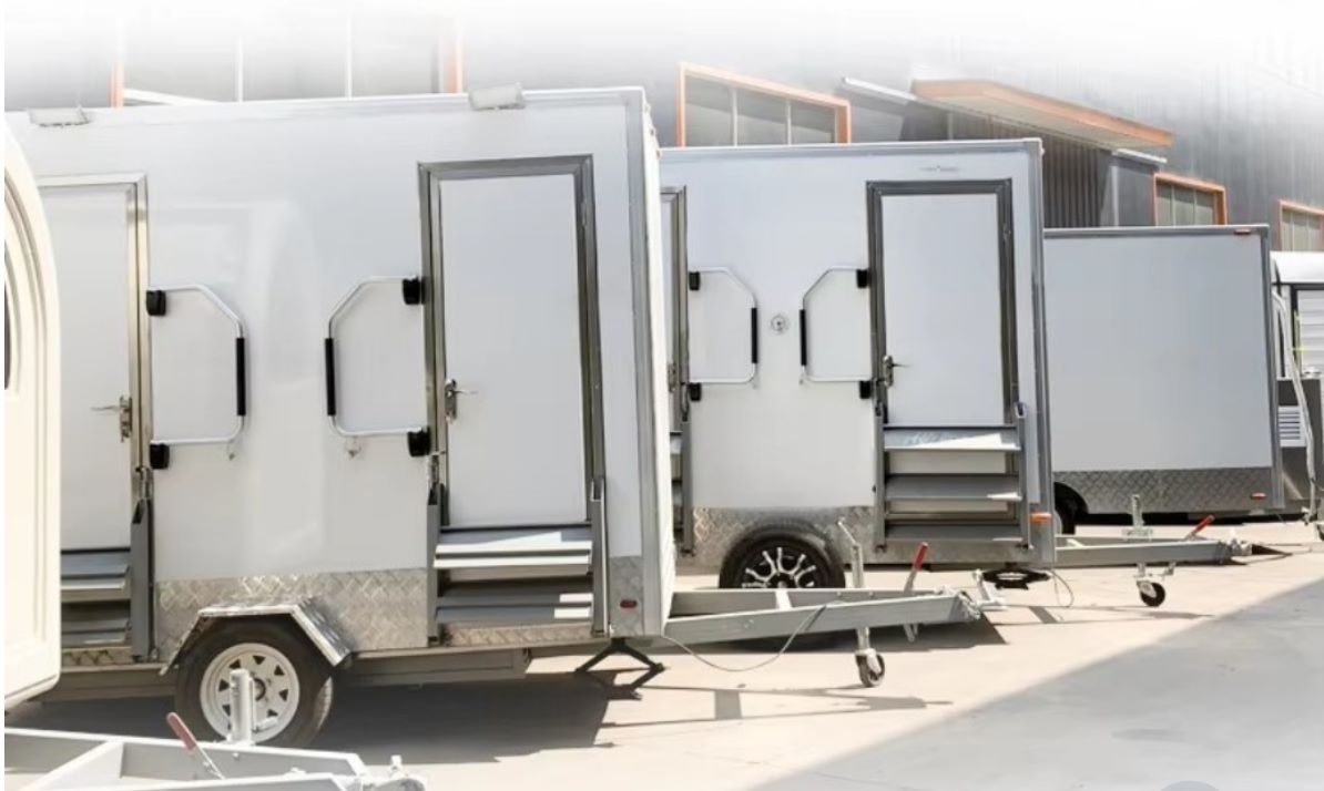 Luxury Portable Travel Shower toilet trailer: A new option for outdoor luxury experiences