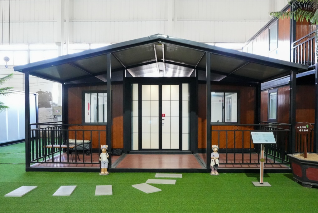 KENAPA PILIH BEKALAN LUAR KAMI